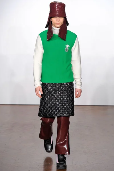 Look 18